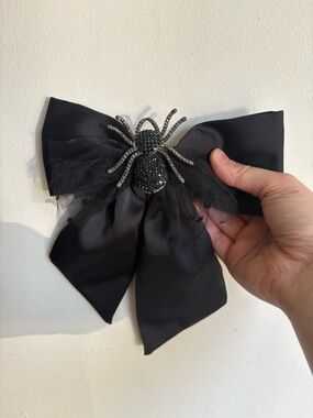 Black Crystal Spider Bow Hair Clip